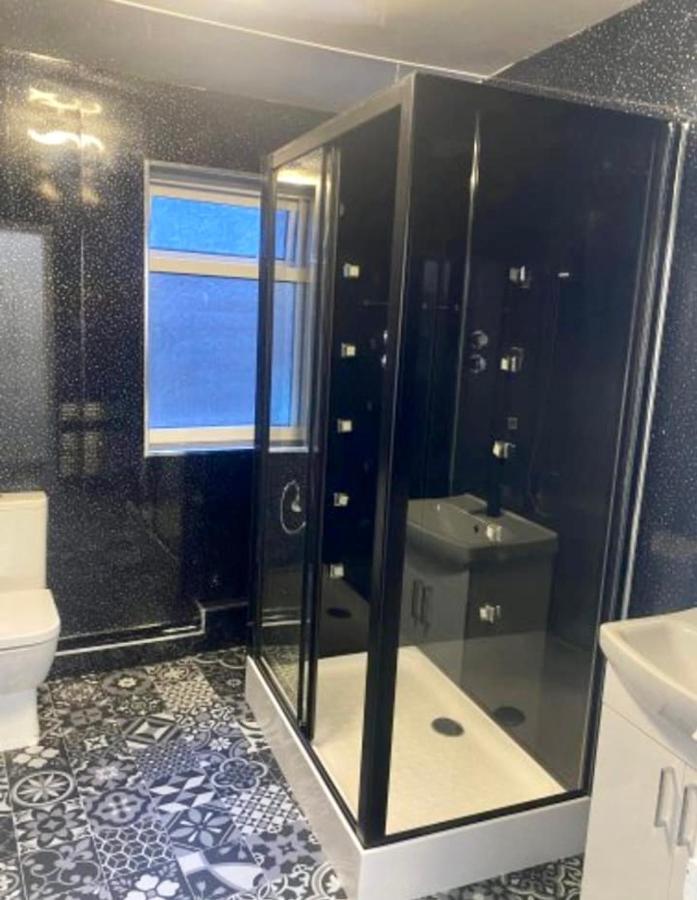 Sea Front Apartment With Massage Shower Netflix Great Location บริดลิงตัน ภายนอก รูปภาพ